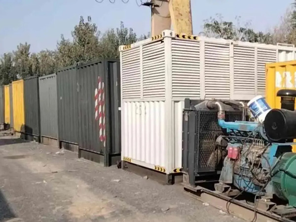 北镇200KW柴油发电机机组每小时油耗是多少？